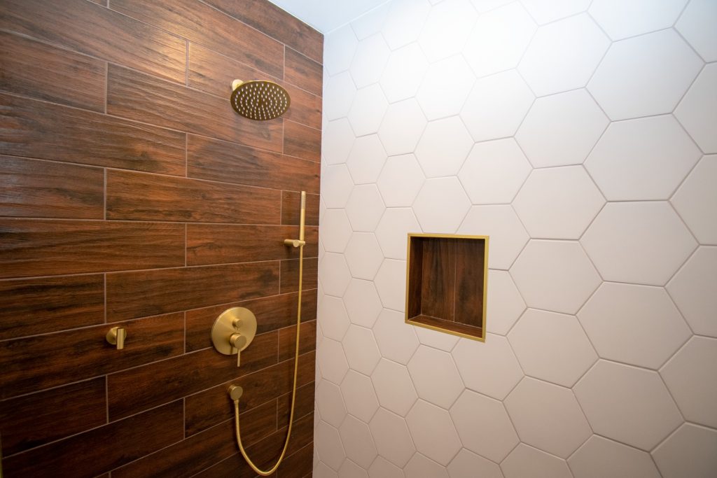 Bathroom Remodeling Costs in Illinois (2025): What Homeowners Should Expect illustration