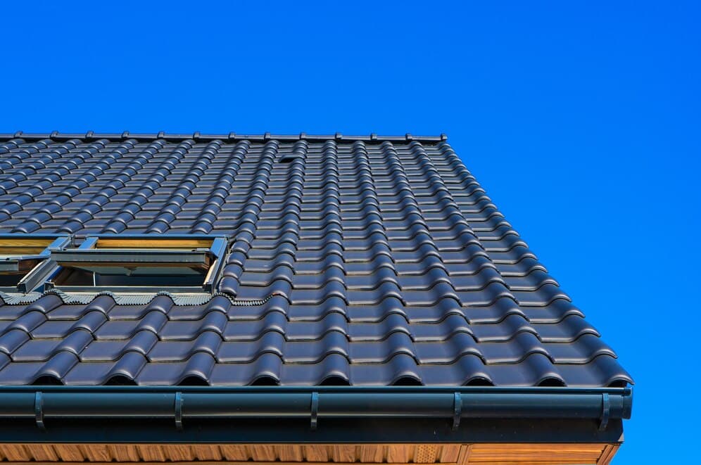 Navigating Climate Challenges When Selecting Residential Roofing Materials